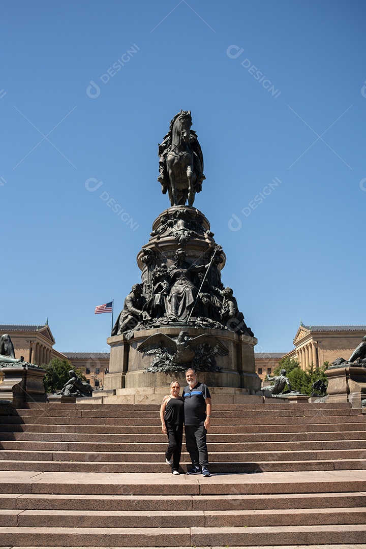 Casal viajando