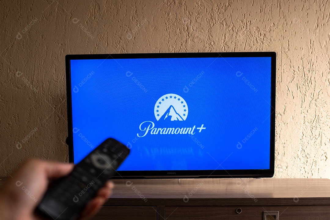 Tela com logotipo da paramount+
