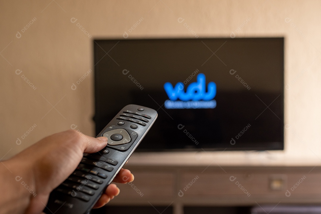 Conjunto exibindo o logotipo da Vudu