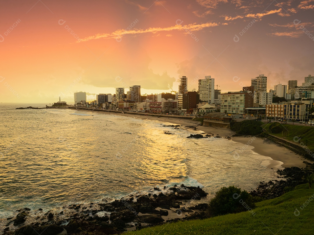 Vista da praia da barra em Salvador
