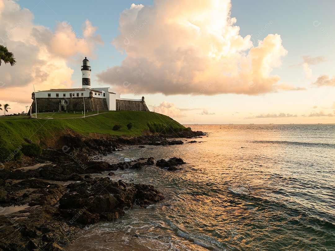 Pôr do sol na praia da Barra em Salvador