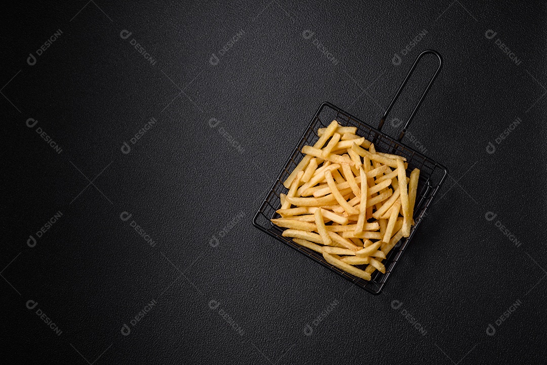 Frescas e deliciosas batatas fritas crocantes