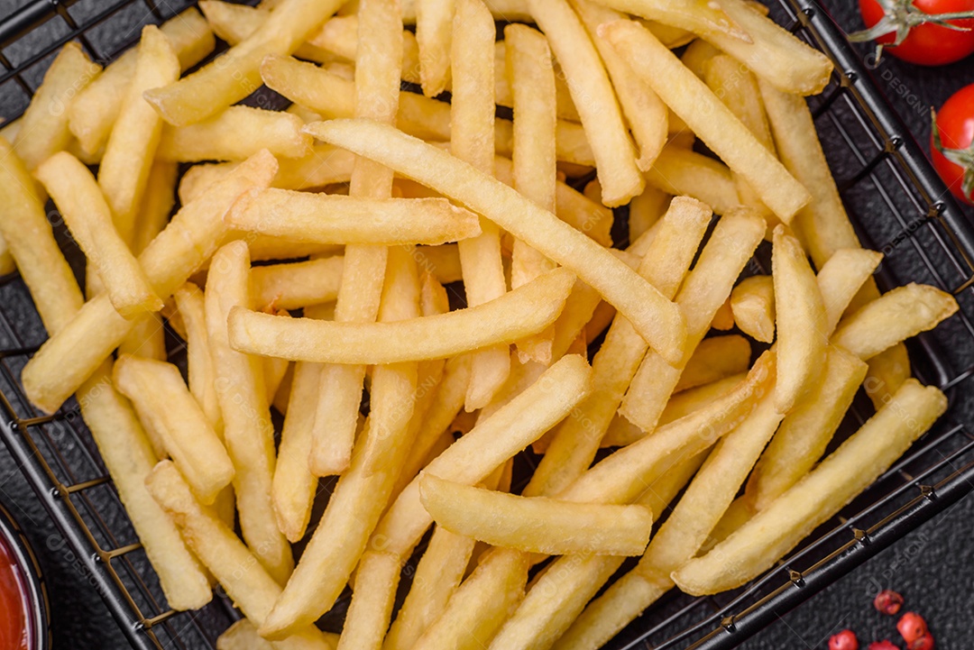 Frescas e deliciosas batatas fritas crocantes