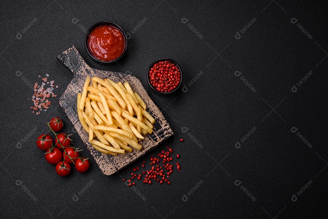 Frescas e deliciosas batatas fritas crocantes