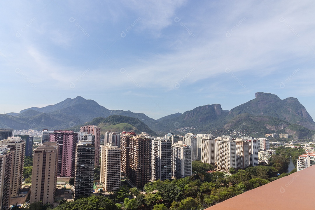 Vista da praia da Barra da Tijuca no Rio de Janeiro