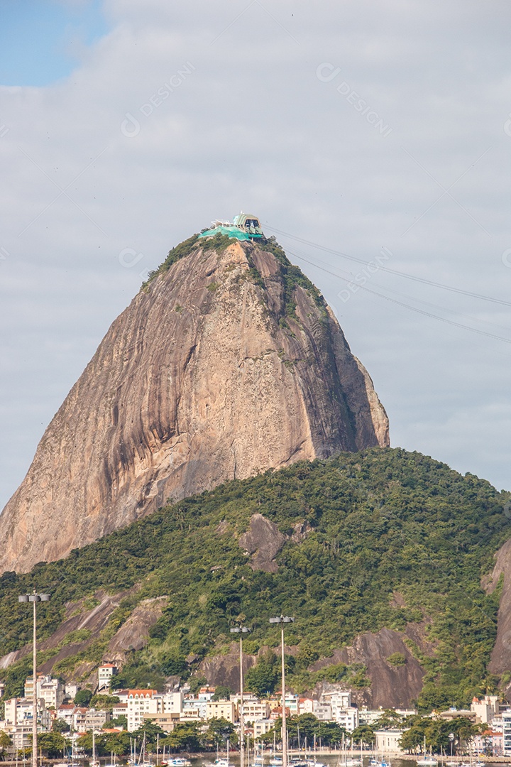 Pão de Açúcar visto do bairro de Botafogo no Rio de Janeiro