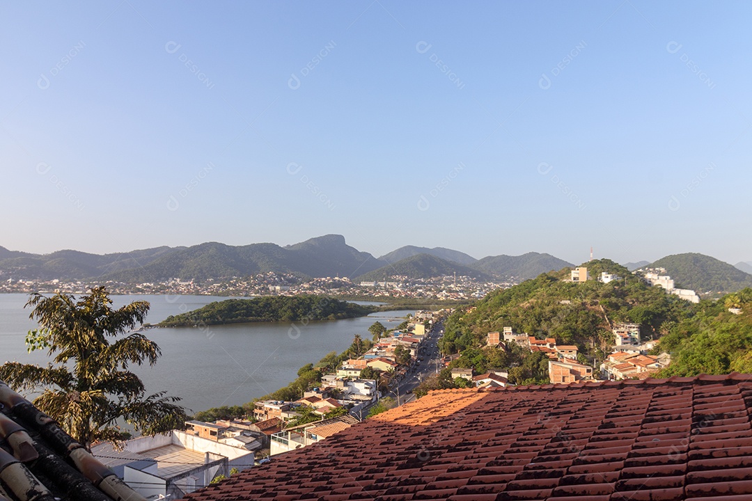 Vista da lagoa Piratininga em Niterói no Rio de Janeiro