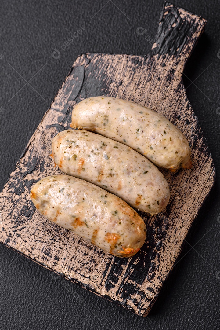 Salsichas proteína vegetal seitan sem carne soja trigo sabor clássico lanche vegetariano ou vegano pronto para comer na mesa lanche saudável