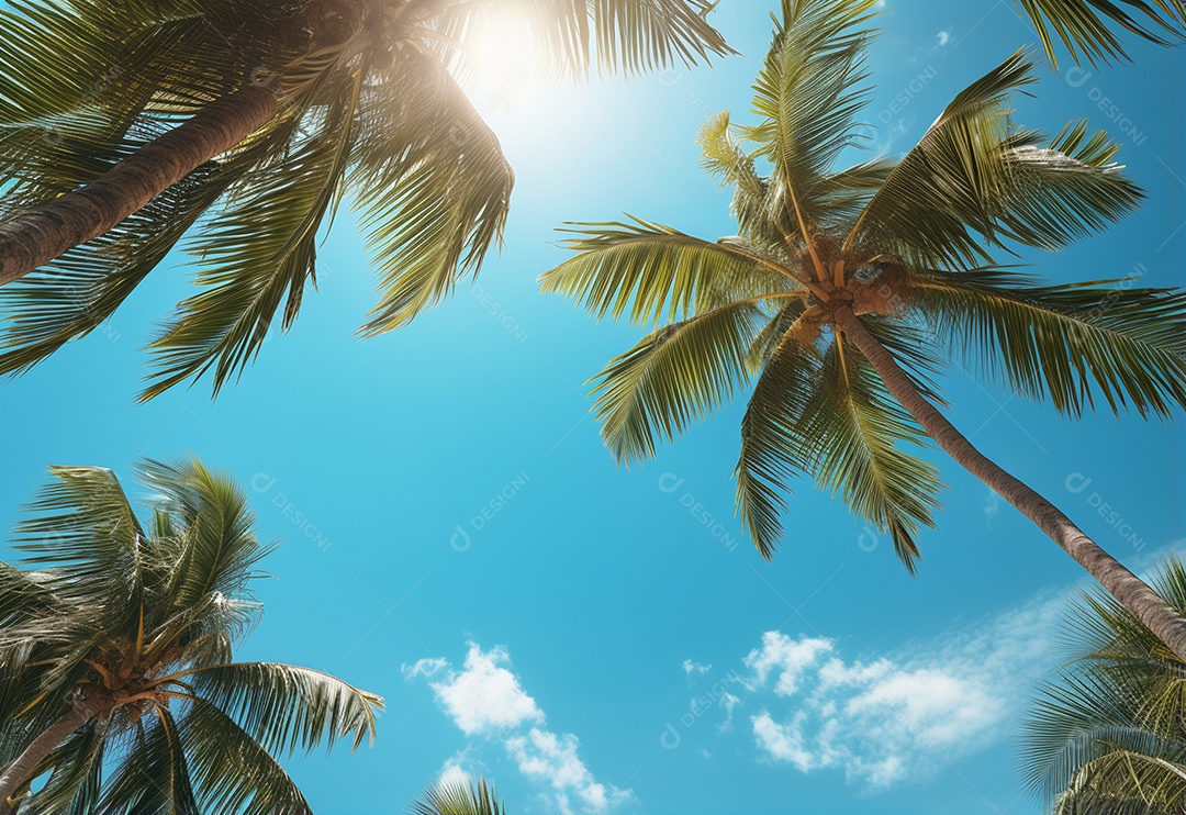 Céu azul e palmeiras vista de baixo, estilo vintage, praia tropical e fundo de verão, imagem realista do conceito de viagem