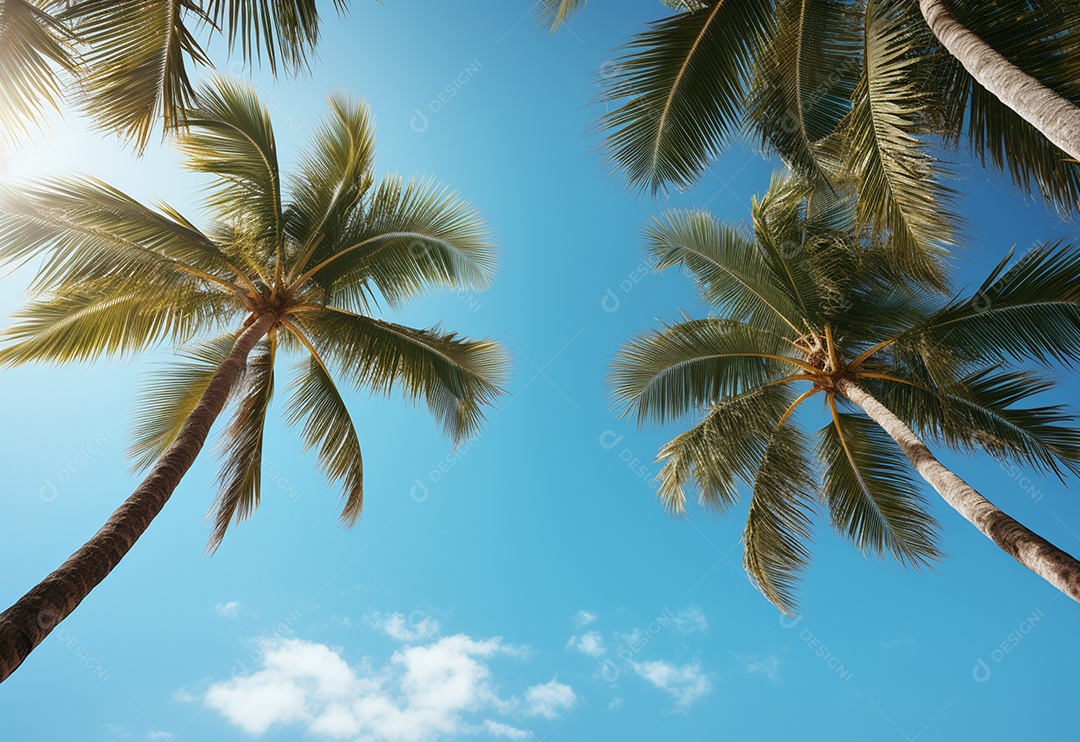 Céu azul e palmeiras vista de baixo, estilo vintage, praia tropical e fundo de verão, imagem realista do conceito de viagem