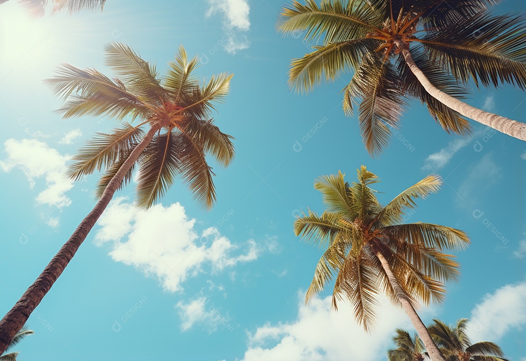 Céu azul e palmeiras vista de baixo, estilo vintage, praia tropical e fundo de verão, imagem realista do conceito de viagem
