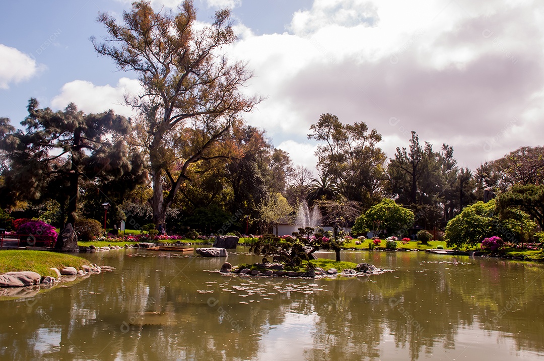 Paisagem japonesa da lagoa do jardim em Buenos Aires Argentina