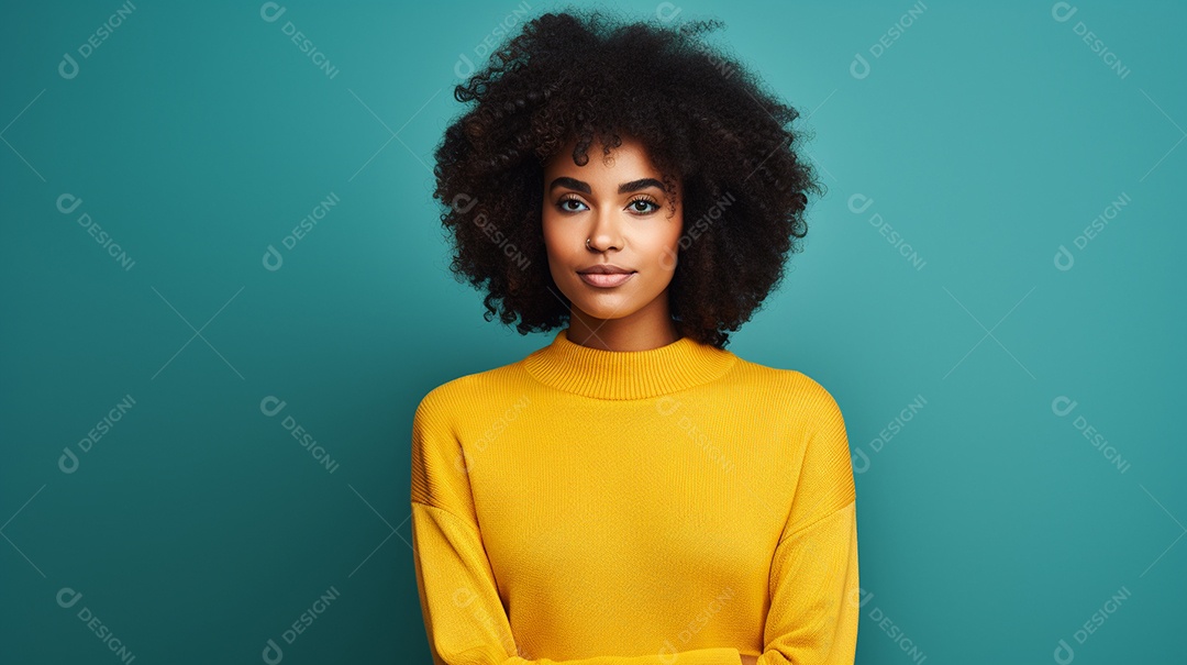 Linda mulher negra com suéter de lã