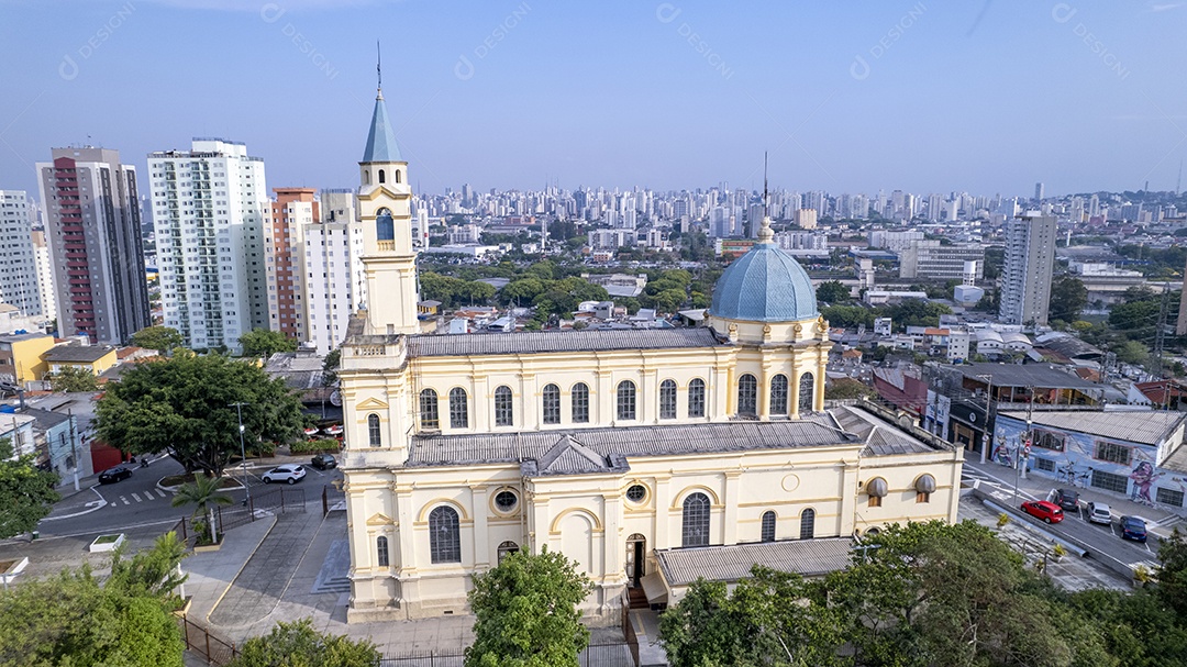 Largo da Matriz. Igreja no bairro da Freguesia Do O. Em São Paulo, SP.