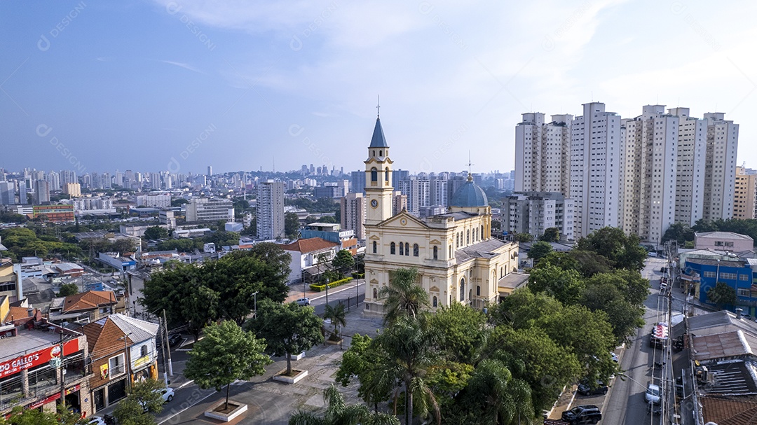 Largo da Matriz. Igreja no bairro da Freguesia Do O. Em São Paulo, SP.
