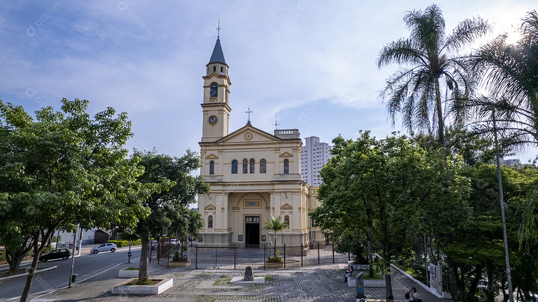 Largo da Matriz. Igreja no bairro da Freguesia Do O. Em São Paulo, SP.