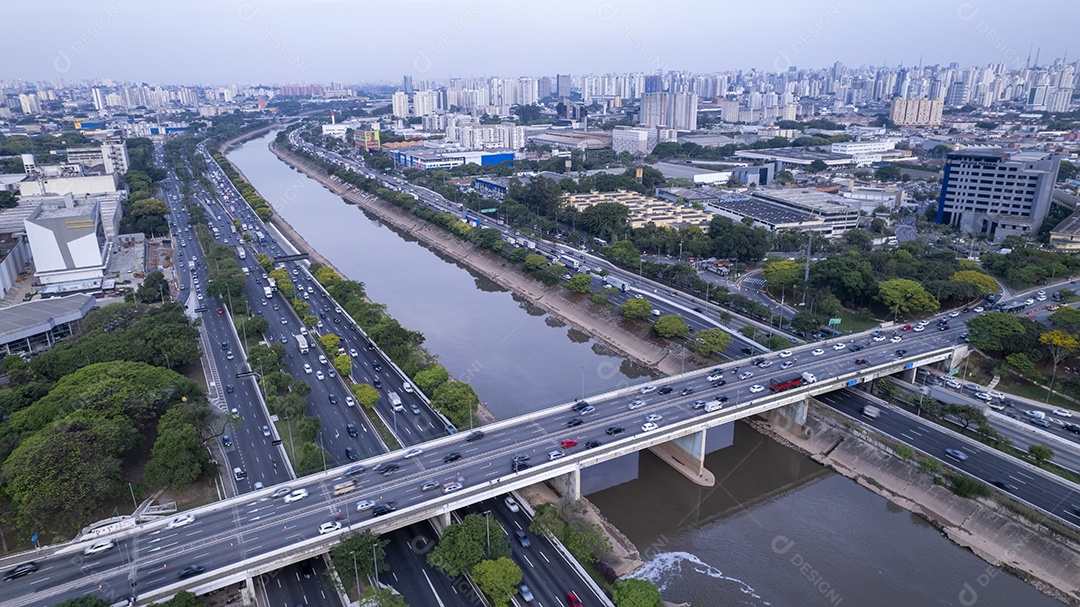 Vista aérea da Marginal Tietê na Freguesia Do O. Em São Paulo, SP.