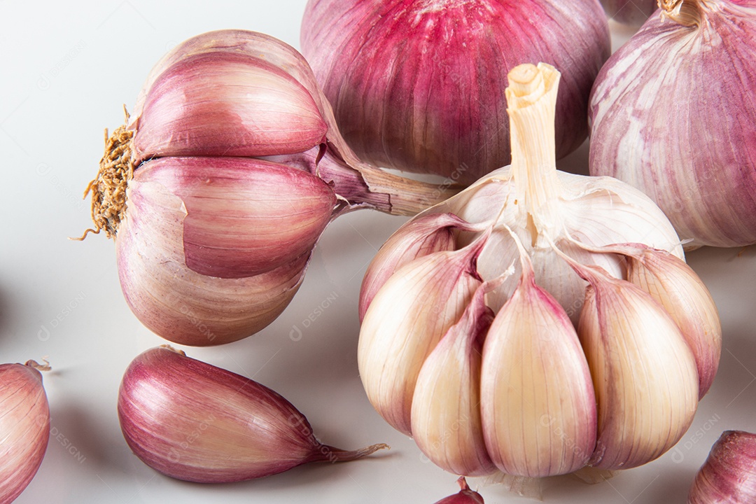 Vários dentes de alho