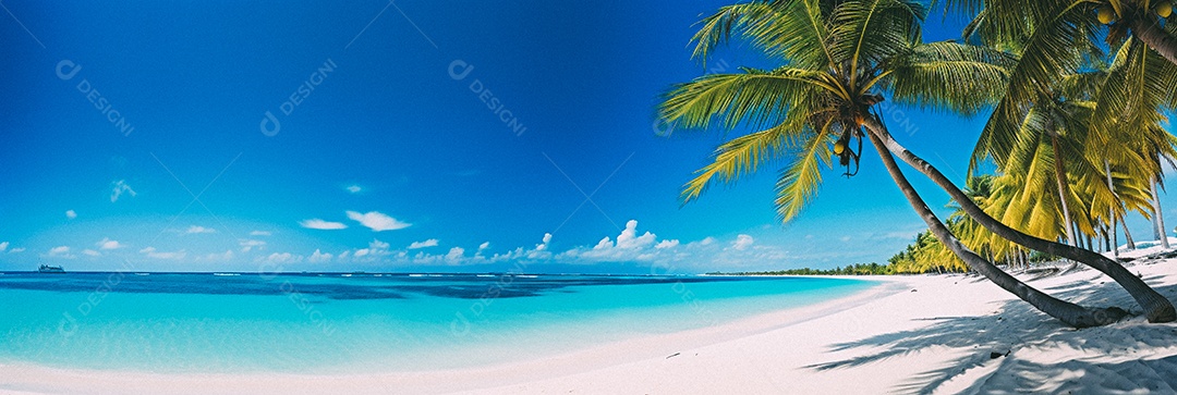 Praia tropical e palmeiras, Maldivas, Oceano Índico