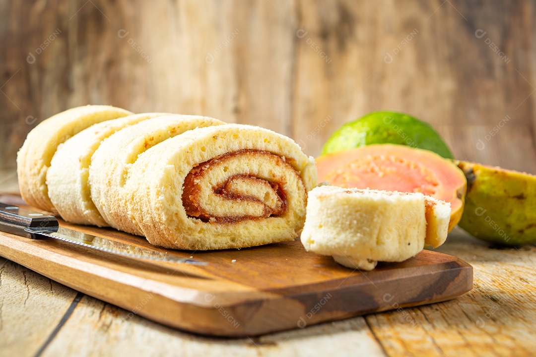 Delicioso rocambole de goiaba