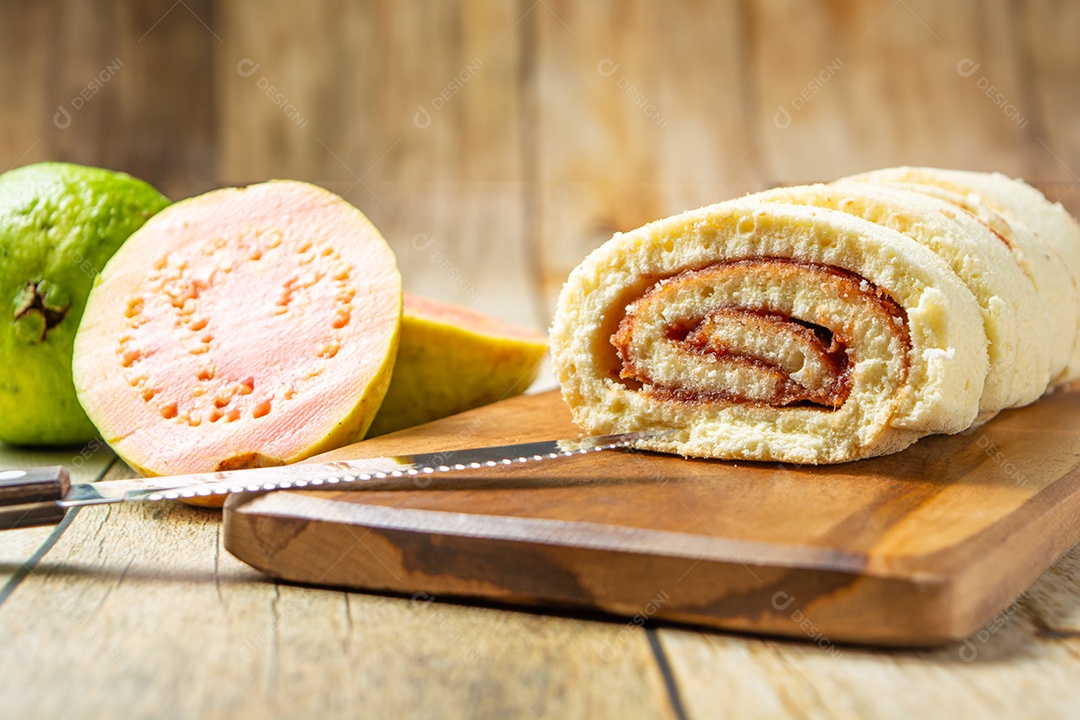 Delicioso rocambole de goiaba