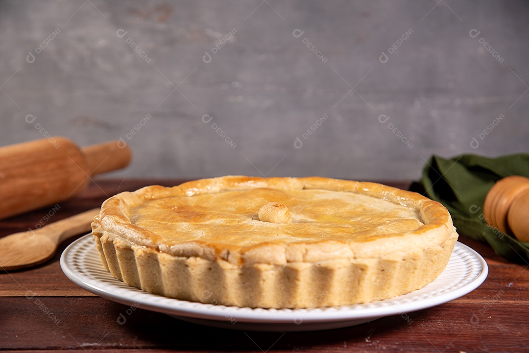 Prato com deliciosa torta de frango