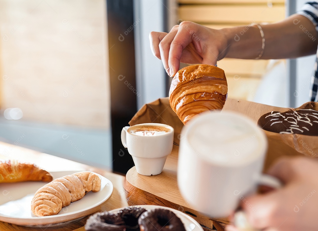 Café pequeno e aconchegante, cafeteria, padaria