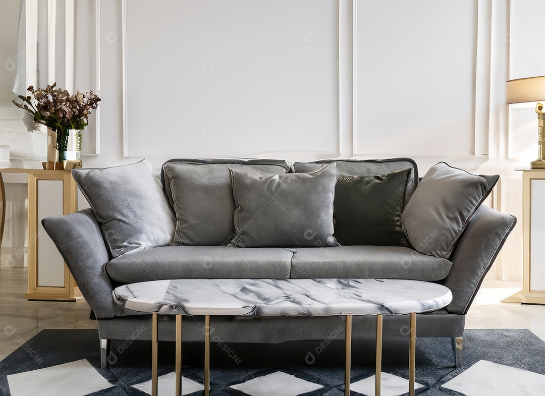 Interior branco minimalista moderno com sofá laranja e mesa de centro.