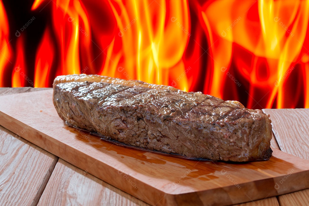 Bife de picanha em fundo de fogo, bife de carne de lombo superior