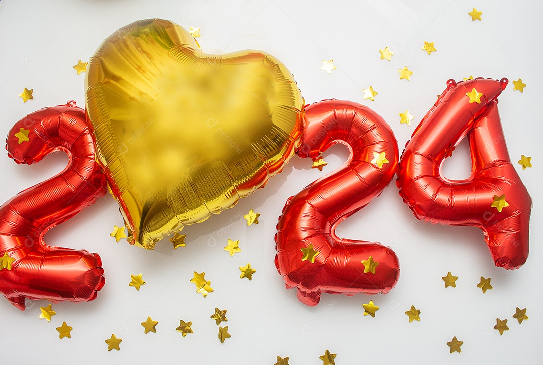 2024 escrito com letras vermelhas em um fundo branco com estrelas douradas