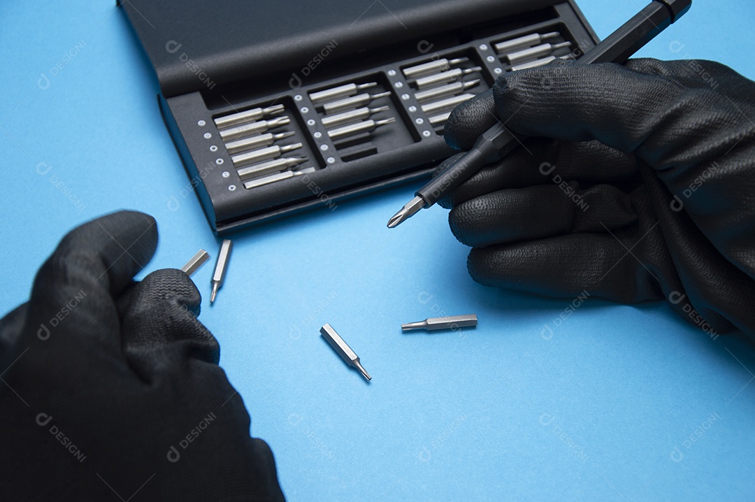 Chave de fenda pequena com pontas intercambiáveis