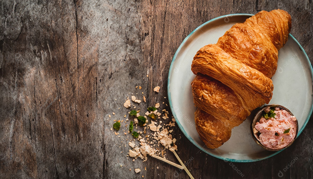 Delicioso croissant, artesão, rústico, fotógrafo de comida