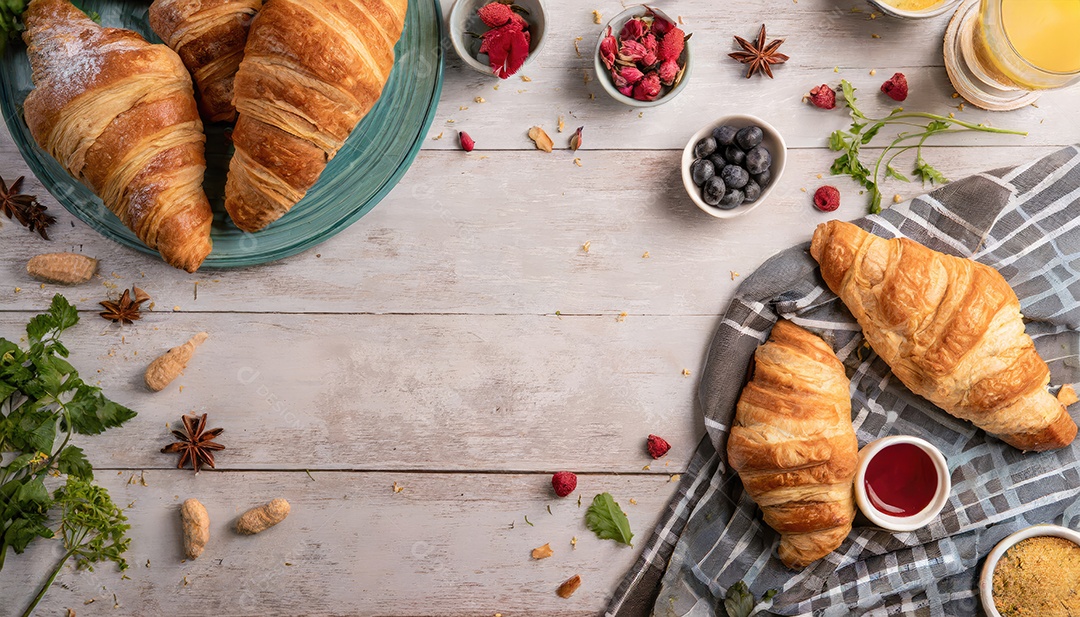 Um delicioso Croissant, artesão, rústico