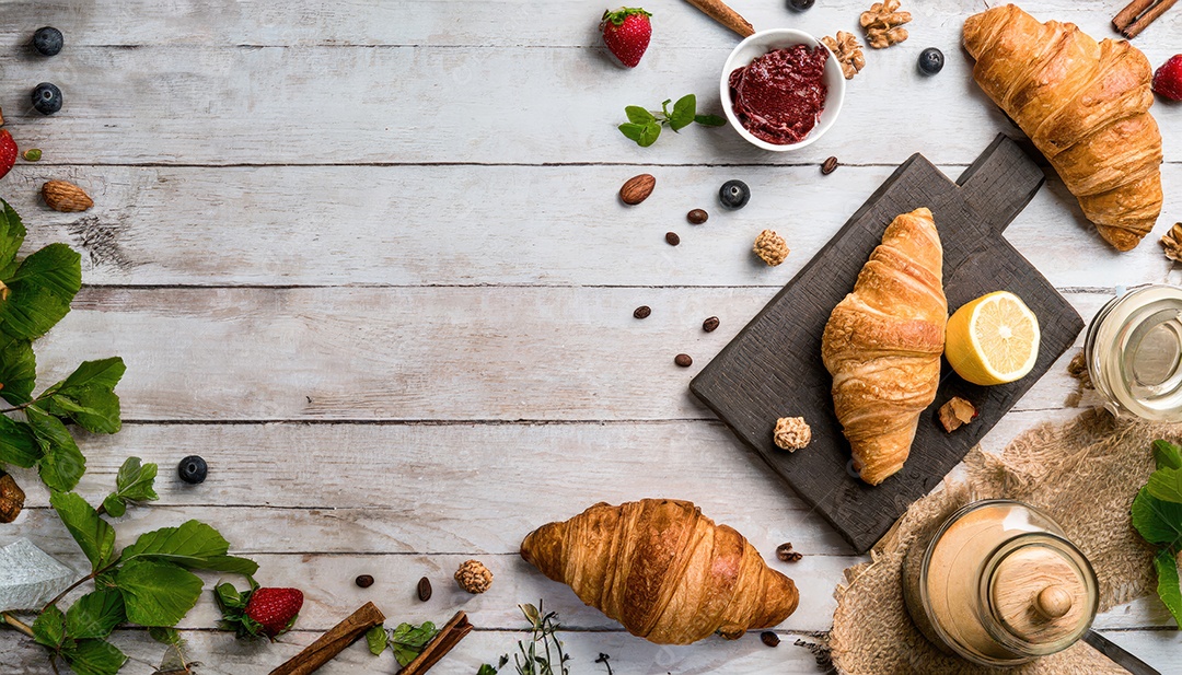 Um delicioso Croissant, artesão, rústico