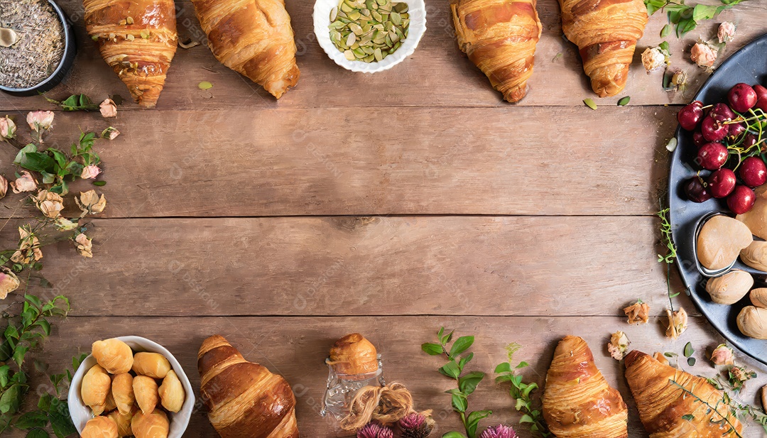 Um delicioso Croissant, artesão, rústico