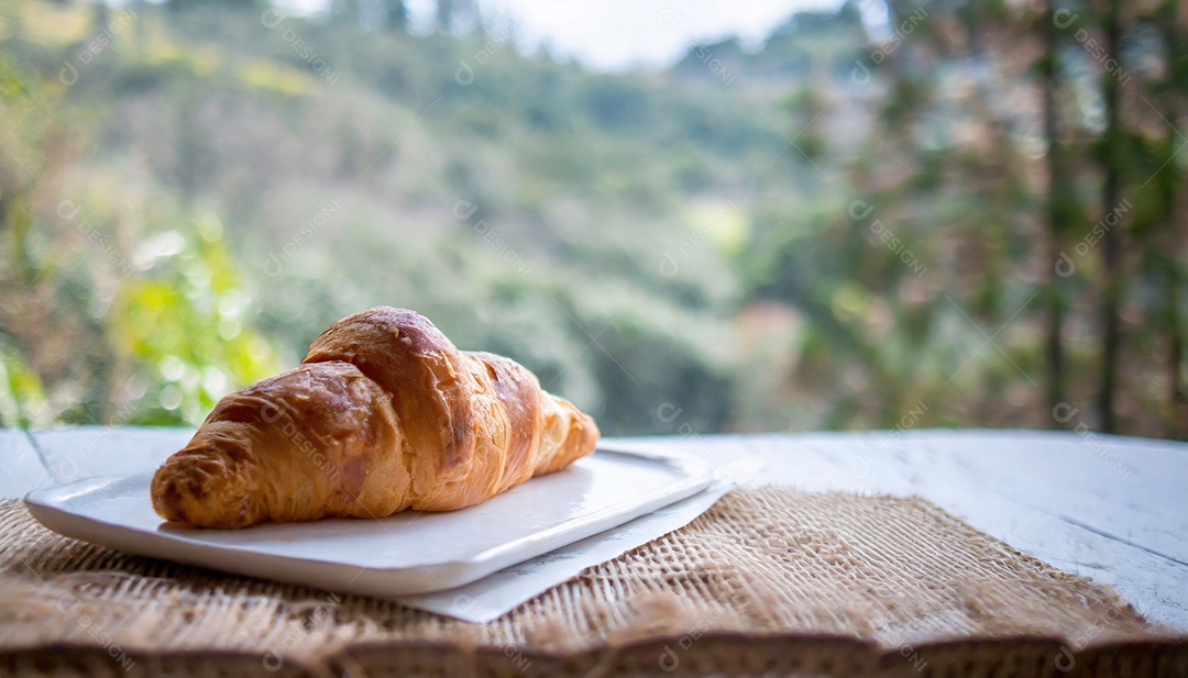 Um delicioso Croissant, artesão, rústico