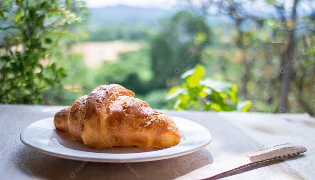 Um delicioso Croissant, artesão, rústico