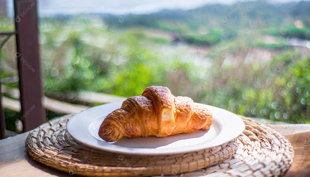 Um delicioso Croissant, artesão, rústico