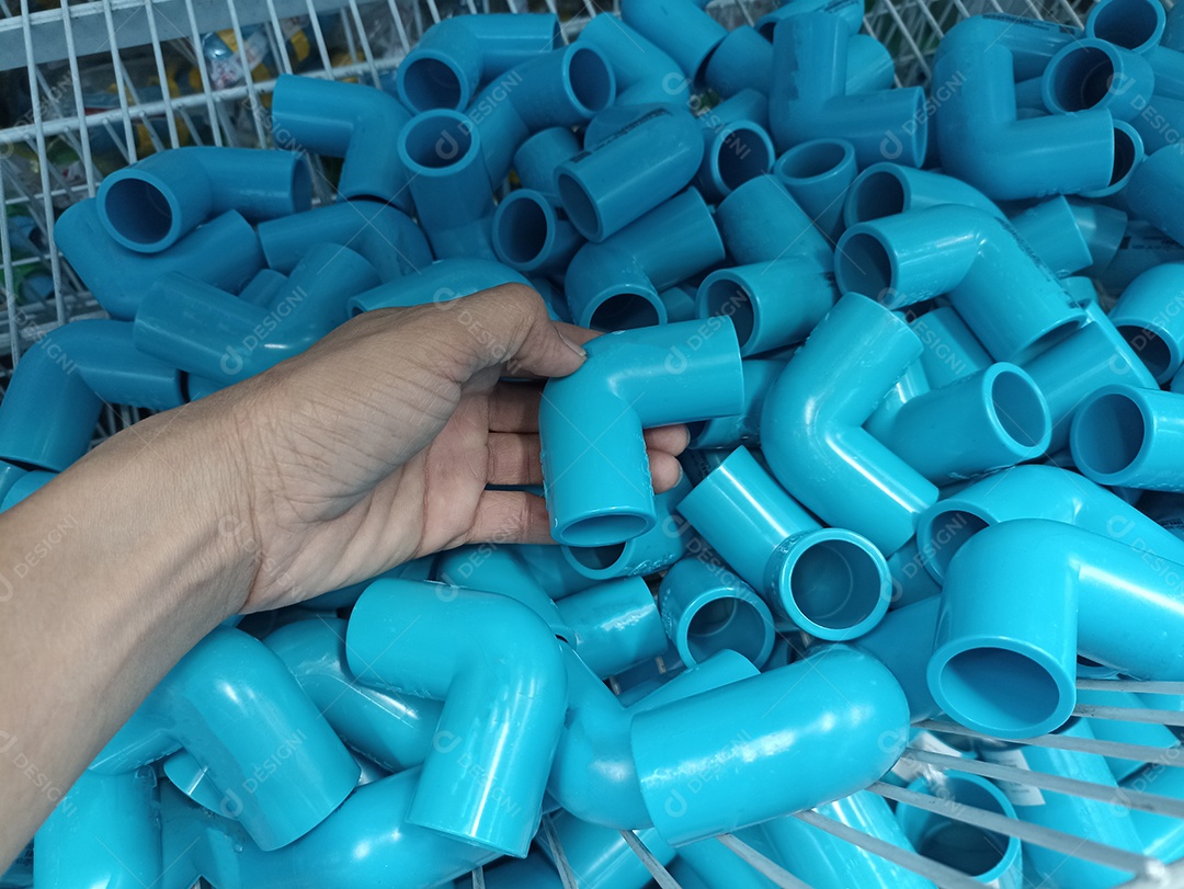 Junta do tubo de água dobrada em 90 graus