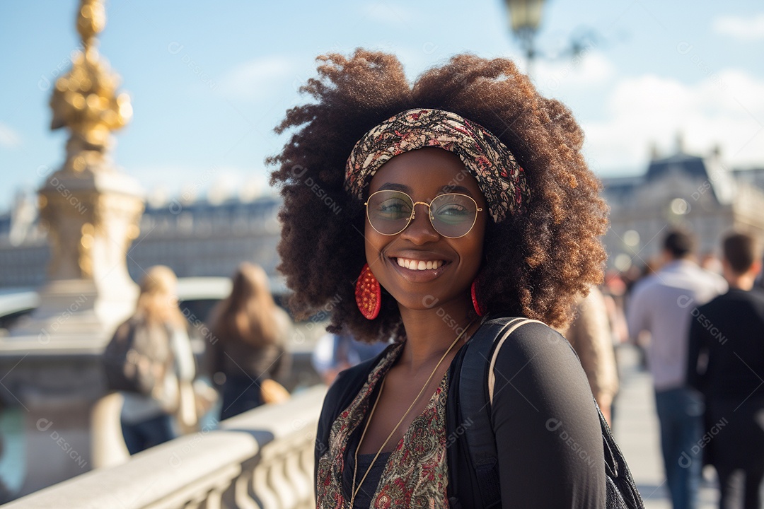 Mulher negra turística de Paris