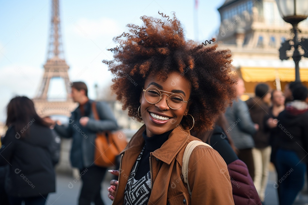 Mulher negra turística de Paris