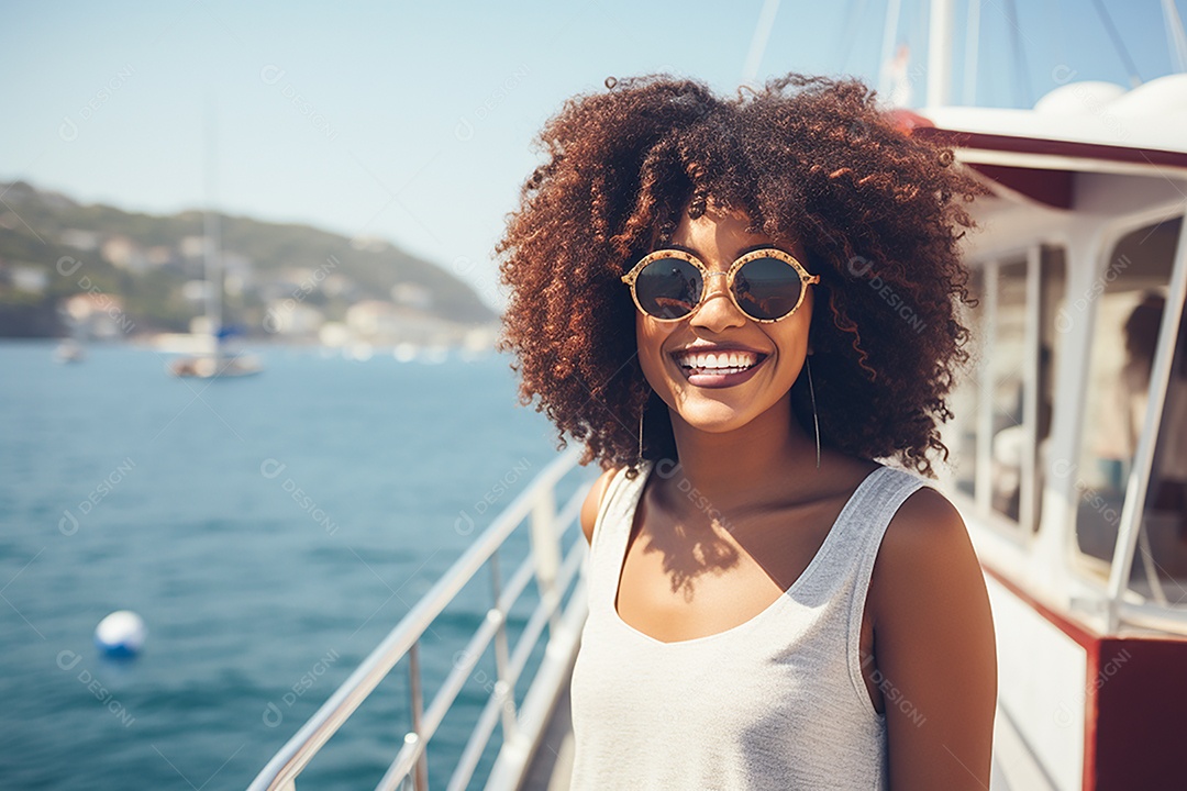 Mulher turística em navio de cruzeiro