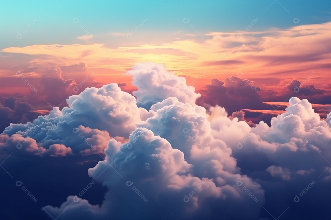 Nuvens brancas dramáticas e céu azul da vista da janela do avião