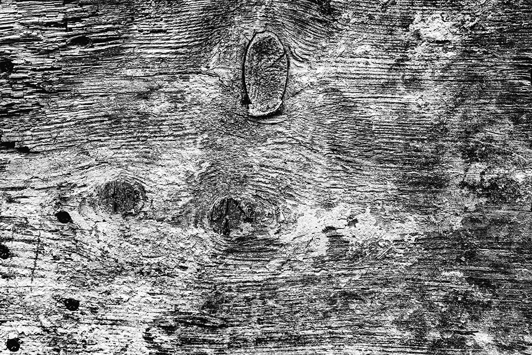 Fundo de textura de madeira. Textura de madeira velha com tinta descascada branca