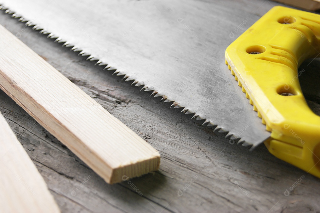 Serra de carpinteiro para madeiraq