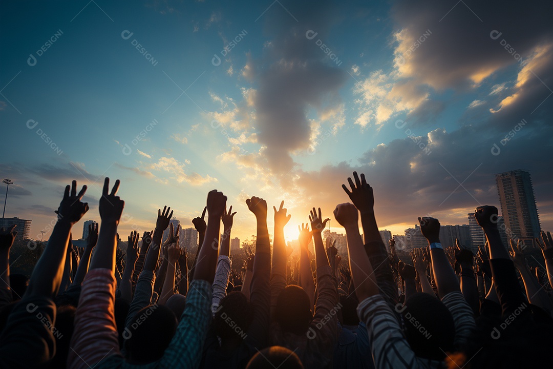 Trabalhando juntos o conceito de trabalho em equipe com as mãos unidas