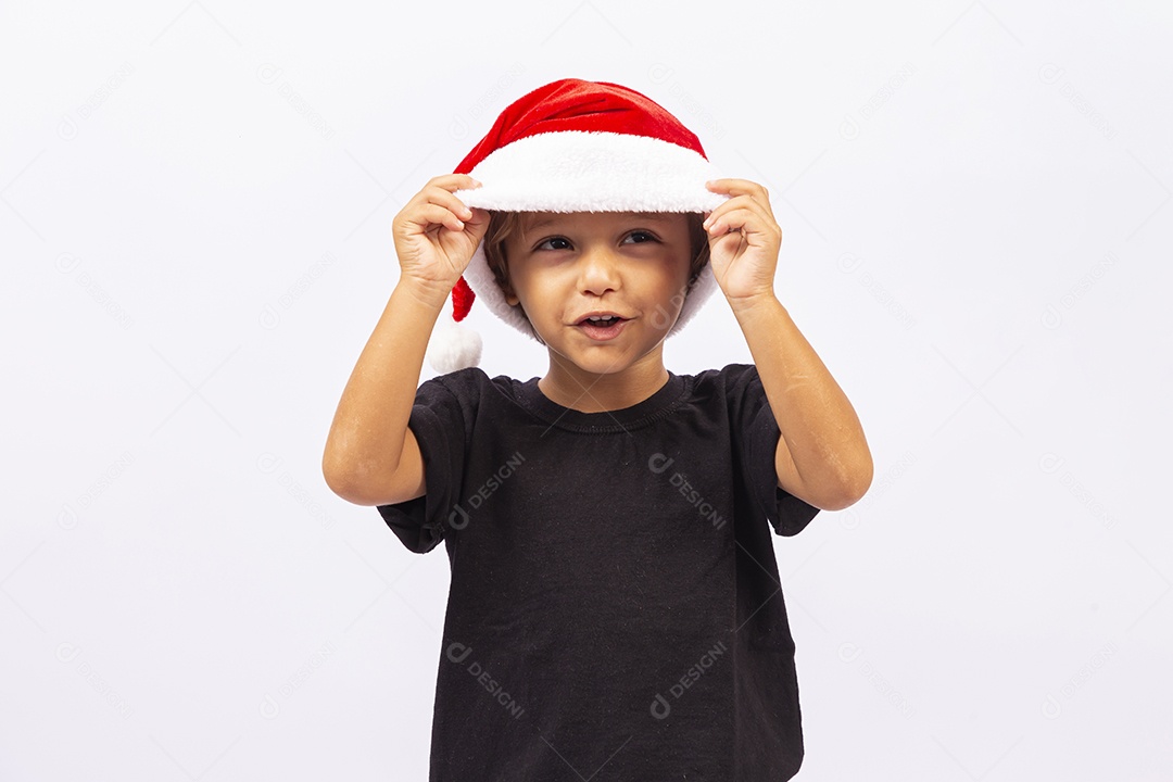 Lindo menino com gorro de Papai Noel