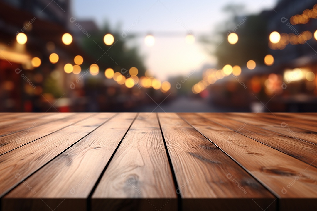 Mesa de madeira vazia sobre fundo de restaurante desfocado