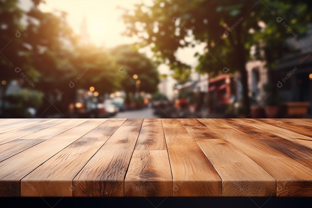 Mesa de madeira vazia sobre fundo de restaurante desfocado