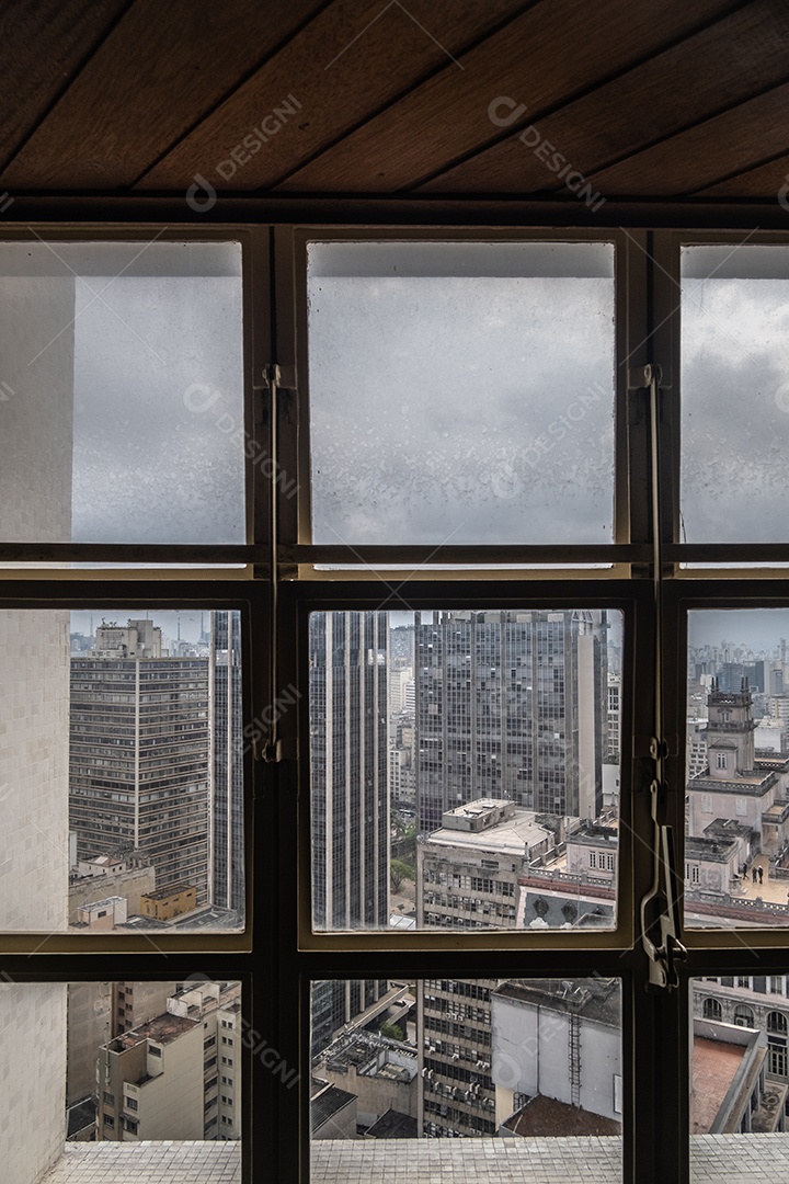 Vista de janela de prédio